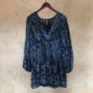 Free people blue paisley dress with pockets